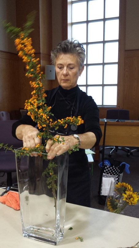 Suzanne Dillingham - Ikebana demonstration