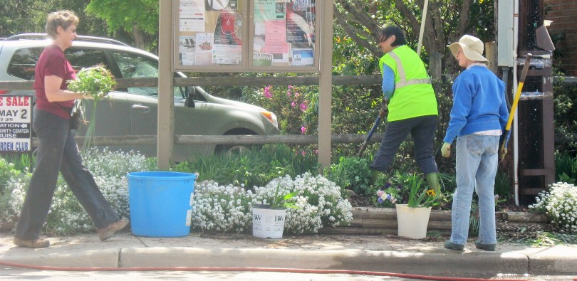 Dirt Diggin' Day April 21, 2015