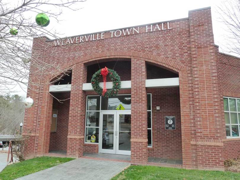 A Festive Entrance - Weaverville Garden Club